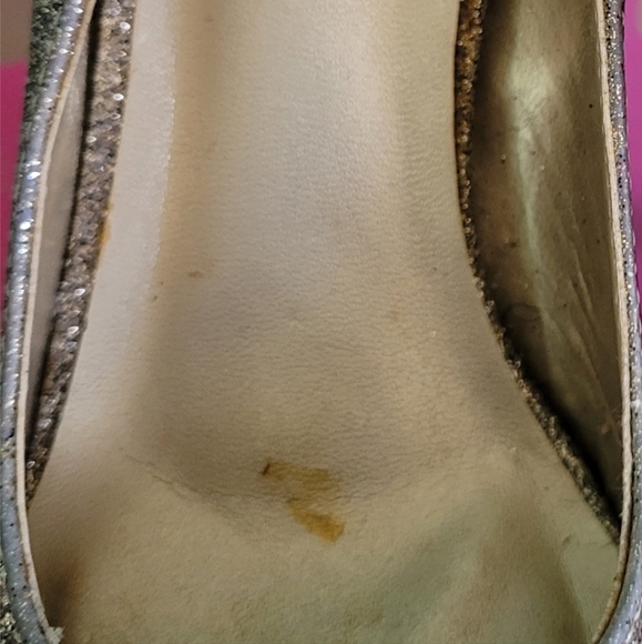 George gold heels 👠 - Picture 2 of 7